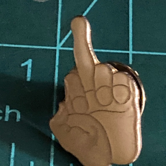 Collectors pin - Picture 2 of 3